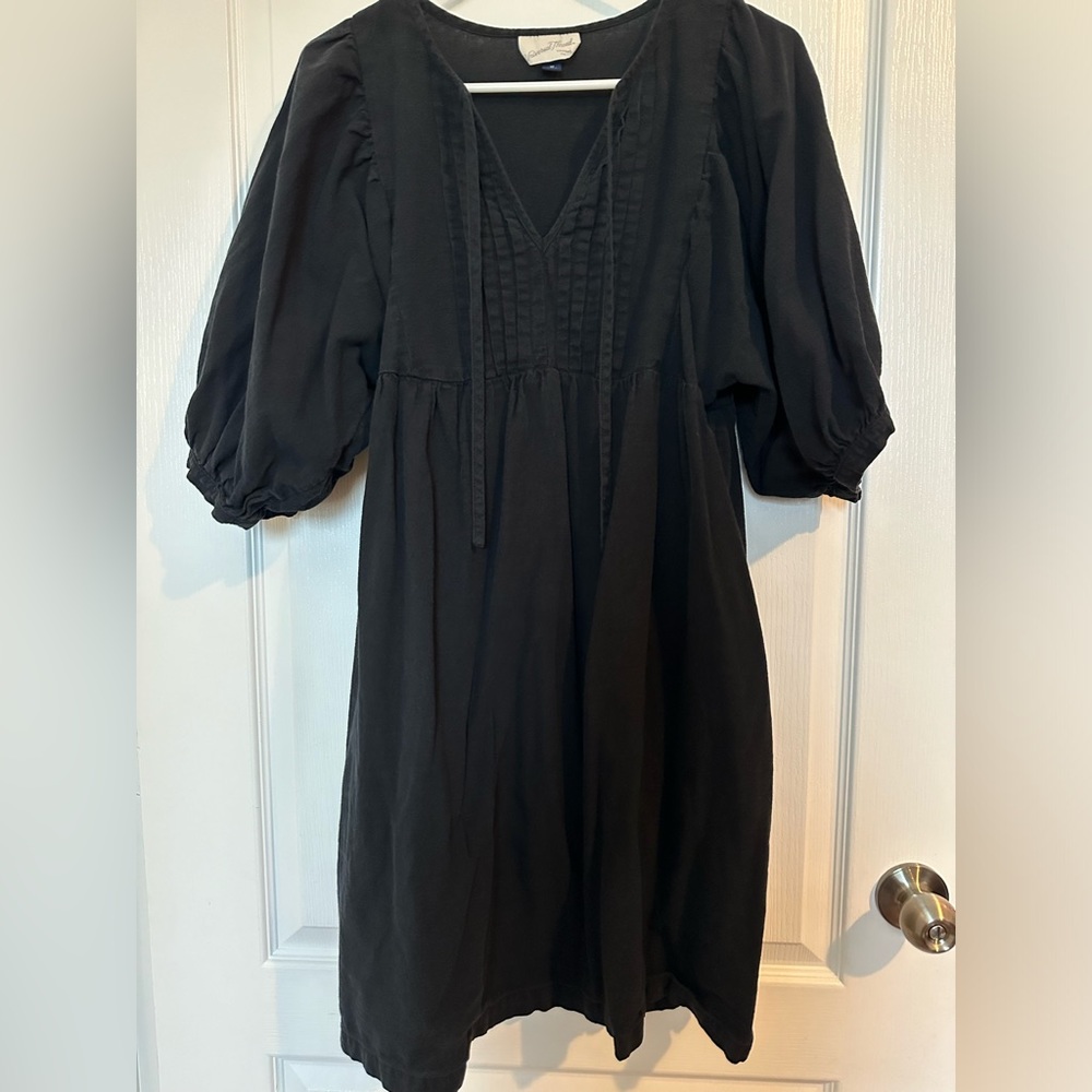 Black universal thread dress